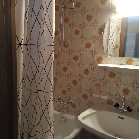 Apartment Am Lift 2 *